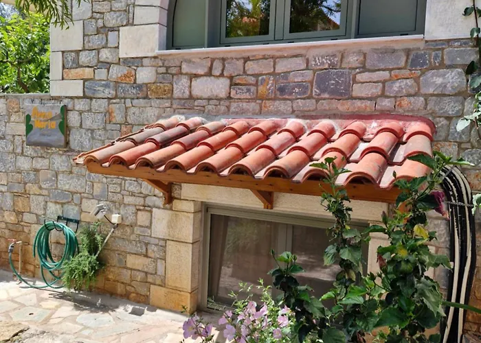 Anna Maria Agios Nikolaos (Mani)